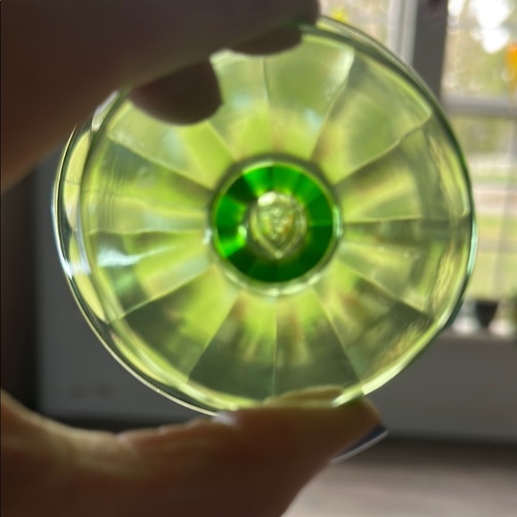 Vaseline Green Glass dessert cup - Picture 3 of 6